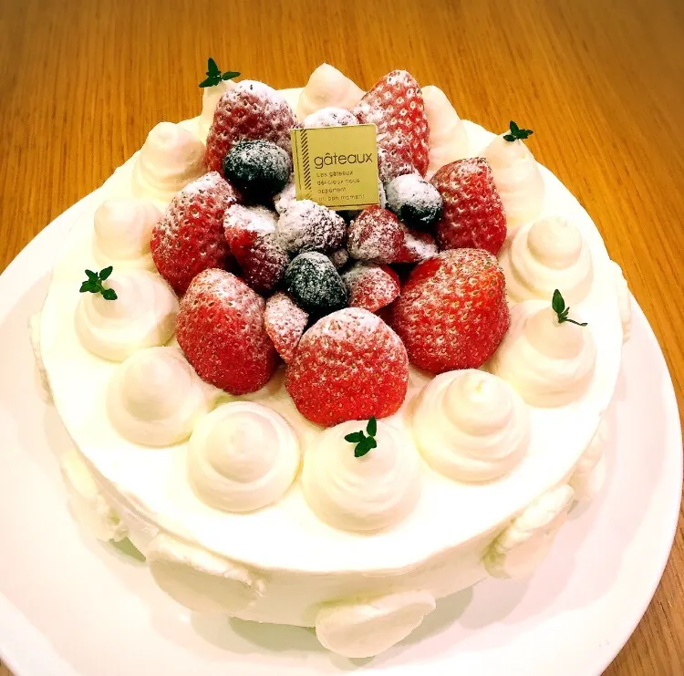 苺がスーパーに並んだので早速ショートケーキ🍰を作りました♪|NAO242508さん