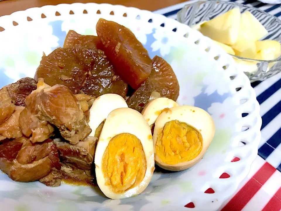 鶏と大根のトロトロ煮
ラフランス
 #晩酌タイム 
#晩酌
 #おつまみ|めぐひめさん