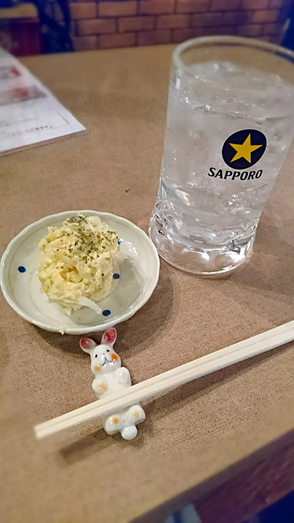 Snapdishの料理写真:強炭酸レモンサワー&ポテサラ|よちやまさん