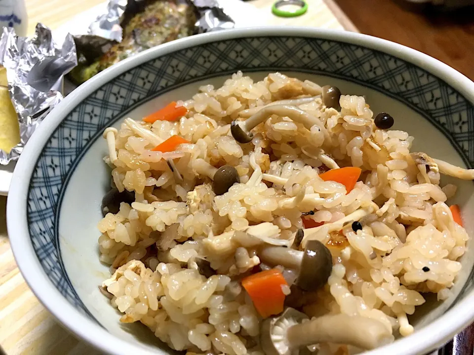 きのこメインの炊き込みご飯🍄|くっきいさん