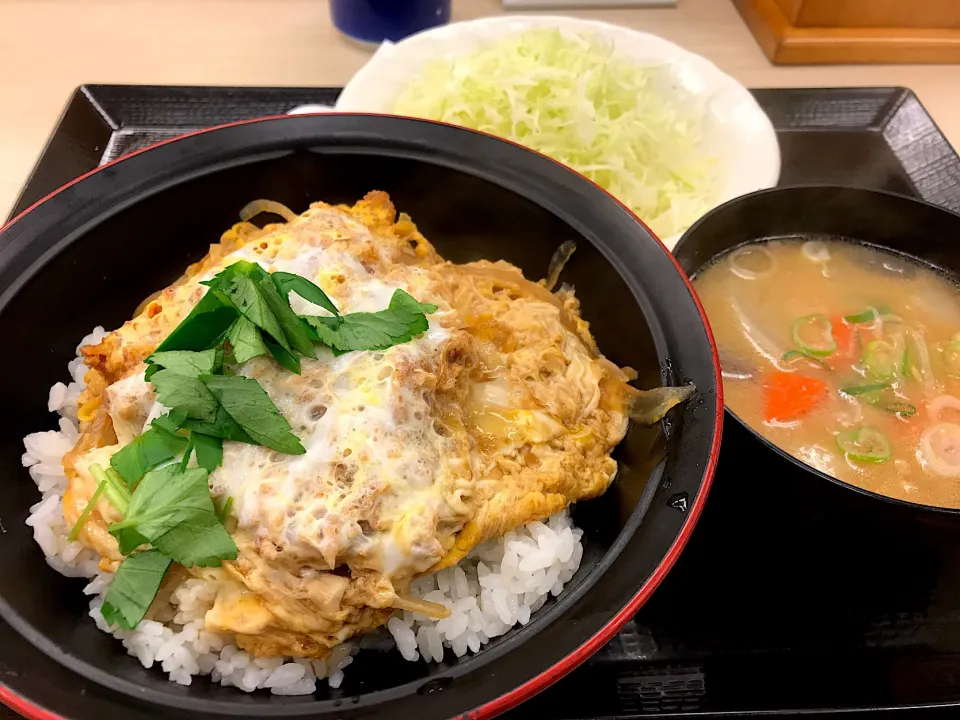 ミニかつ丼セット|マハロ菊池さん