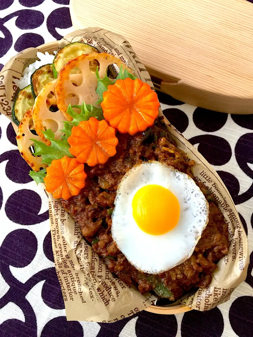 キーマカレー弁当🍳|udomegu☆さん