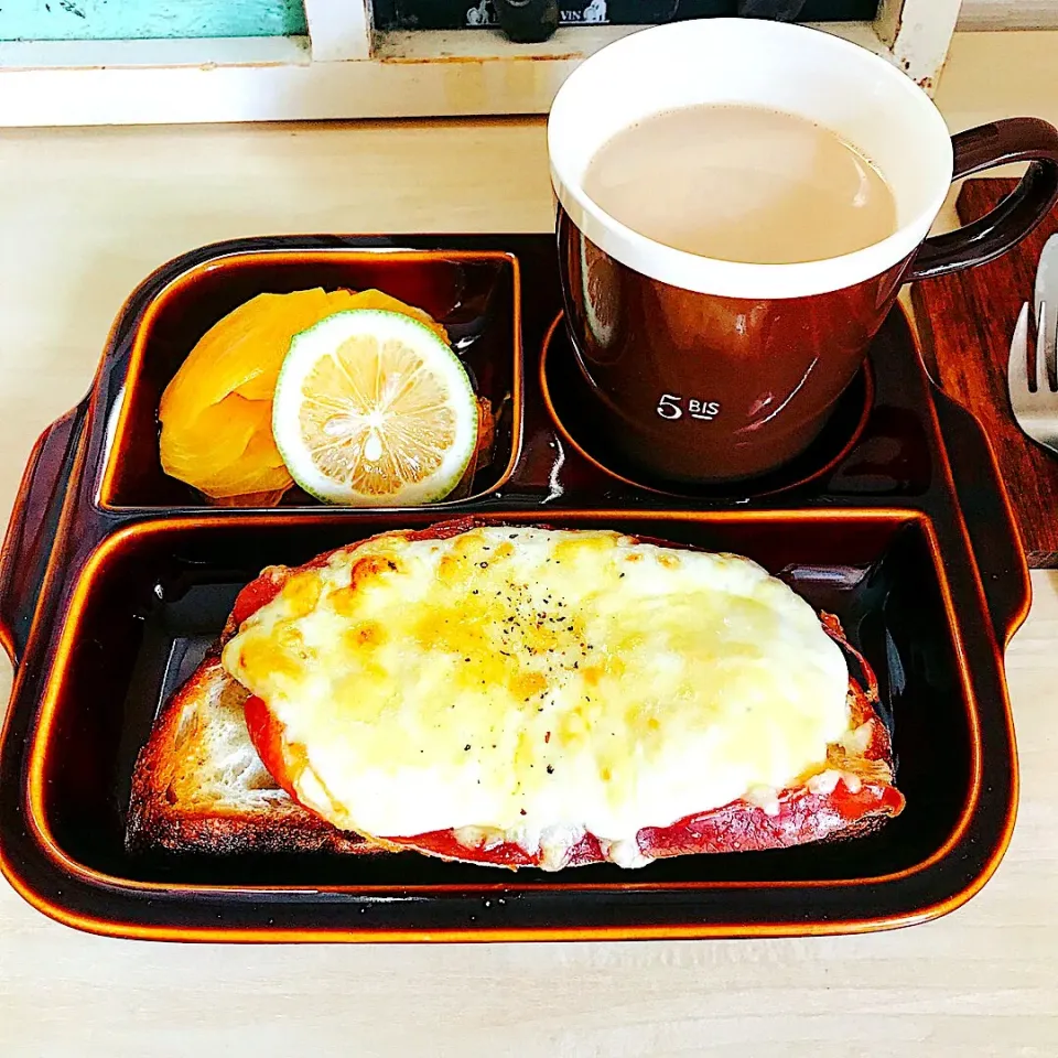 Snapdishの料理写真:クロックムッシュ

#ホワイトソース #朝ごはん|〜かもねぎポン酢食堂〜TOMOEさん