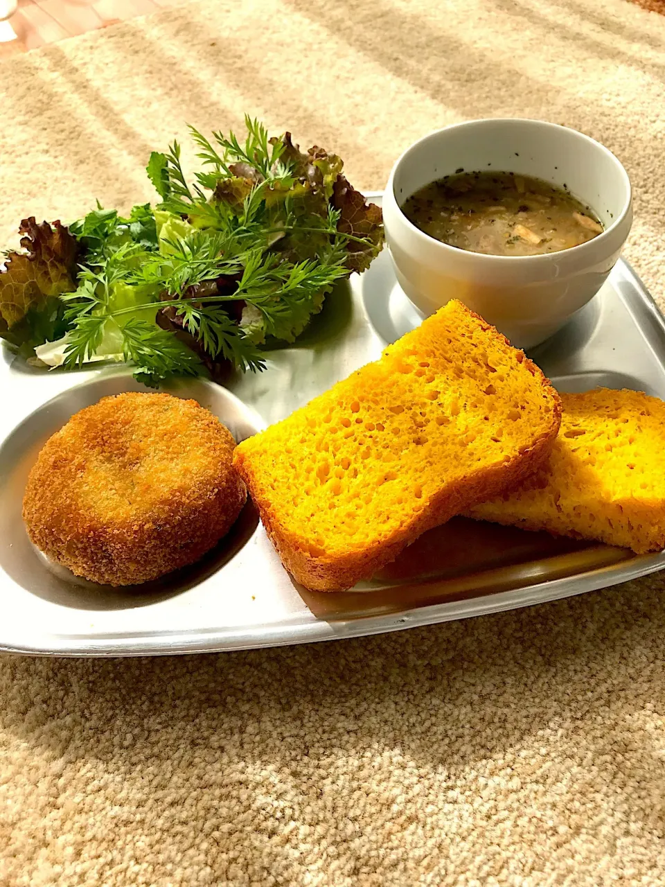 ばろんさんの料理 朝ごパン☀✨かぼちゃ食パン🎃|かおり🐰さん