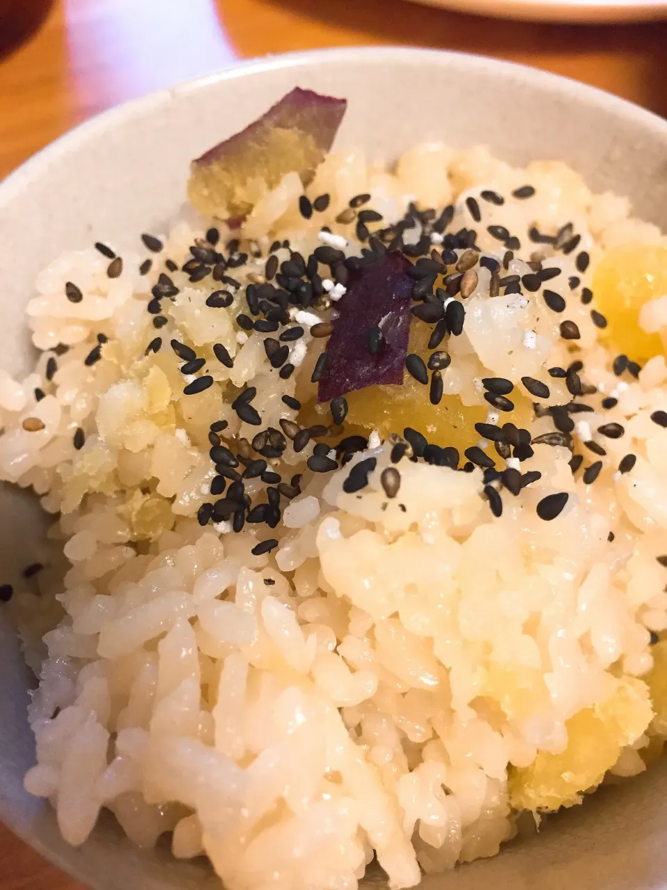 Snapdishの料理写真:娘がお芋掘りで掘ってきたお芋で

さつま芋御飯作ったよ🍚

#さつま芋御飯 #炊き込みご飯|NOMU'S キッチン🍳さん