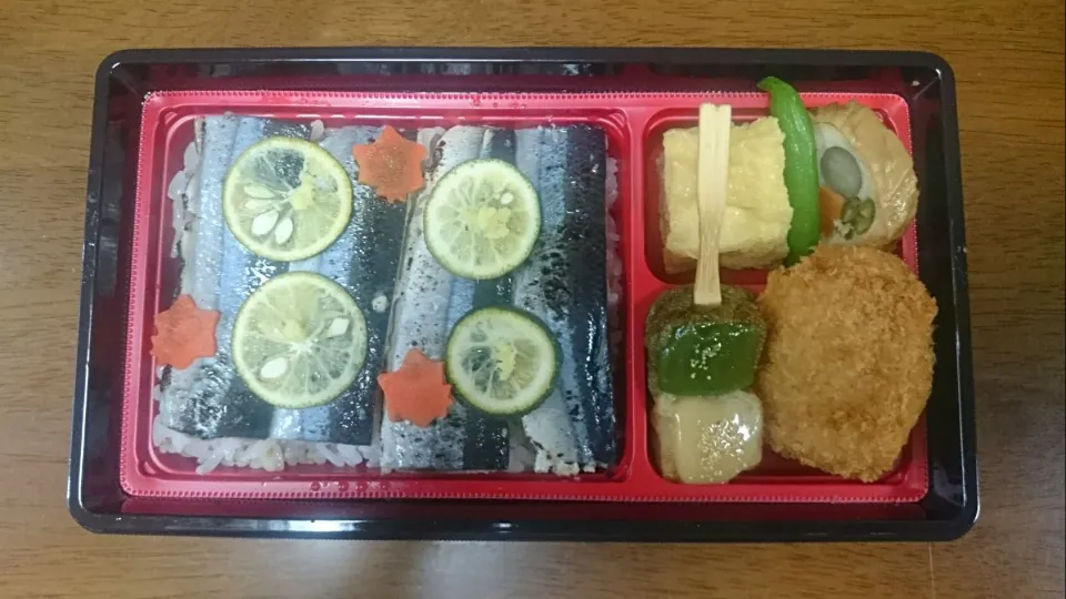 炙りさんま寿司弁当🍱🐟|kudoさん