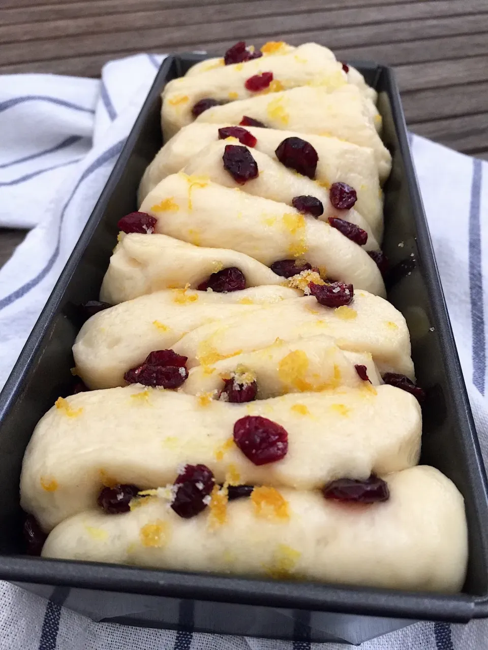 Snapdishの料理写真:Pull apart bread with cranberries, orange and lemon sugar|12Dragonさん