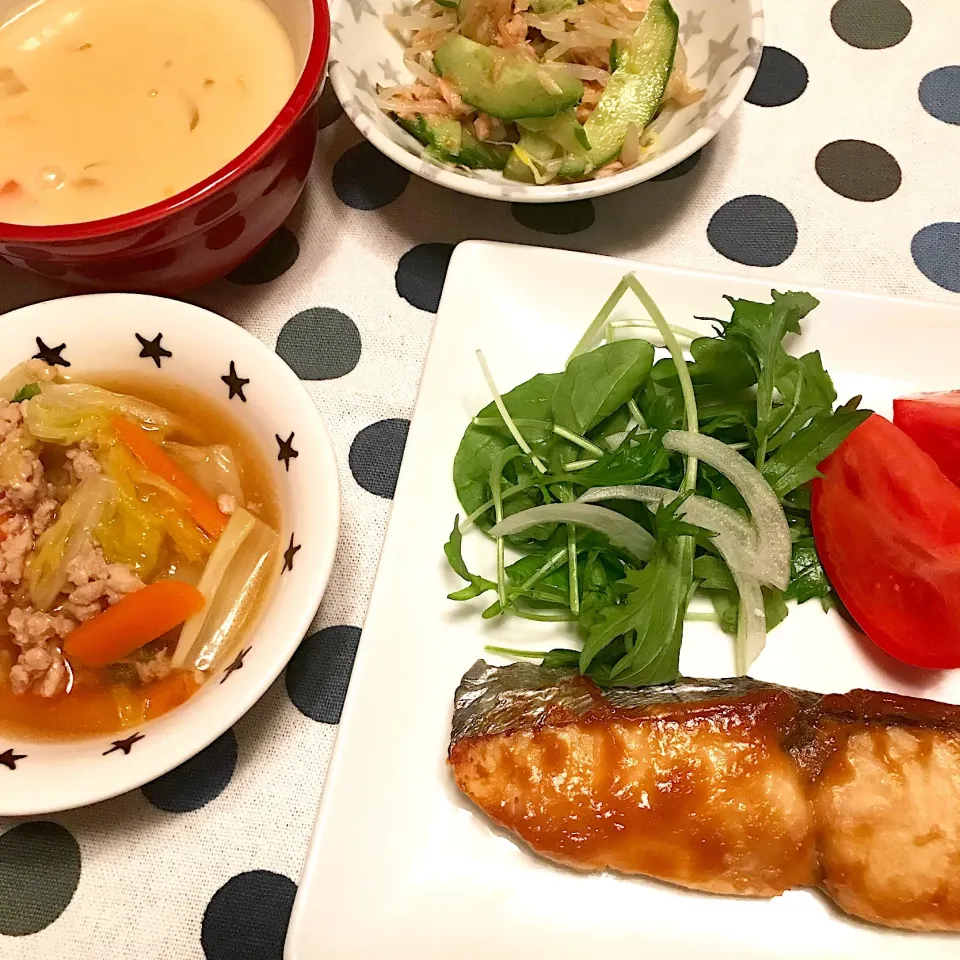 Snapdishの料理写真:さわらのレモンみそ焼き♡白菜のひき肉煮♡きゅうりともやしの梅肉和え♡豆乳味噌汁♡|まゆかさん