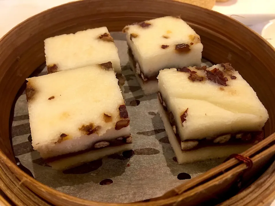 Snapdishの料理写真:Steamed mashed red bean cake with red dates|Sky Blueさん