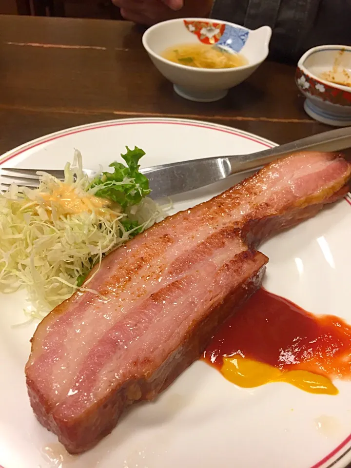 Snapdishの料理写真:すごいベーコンステーキが来たぞぉ〜💧|marieさん