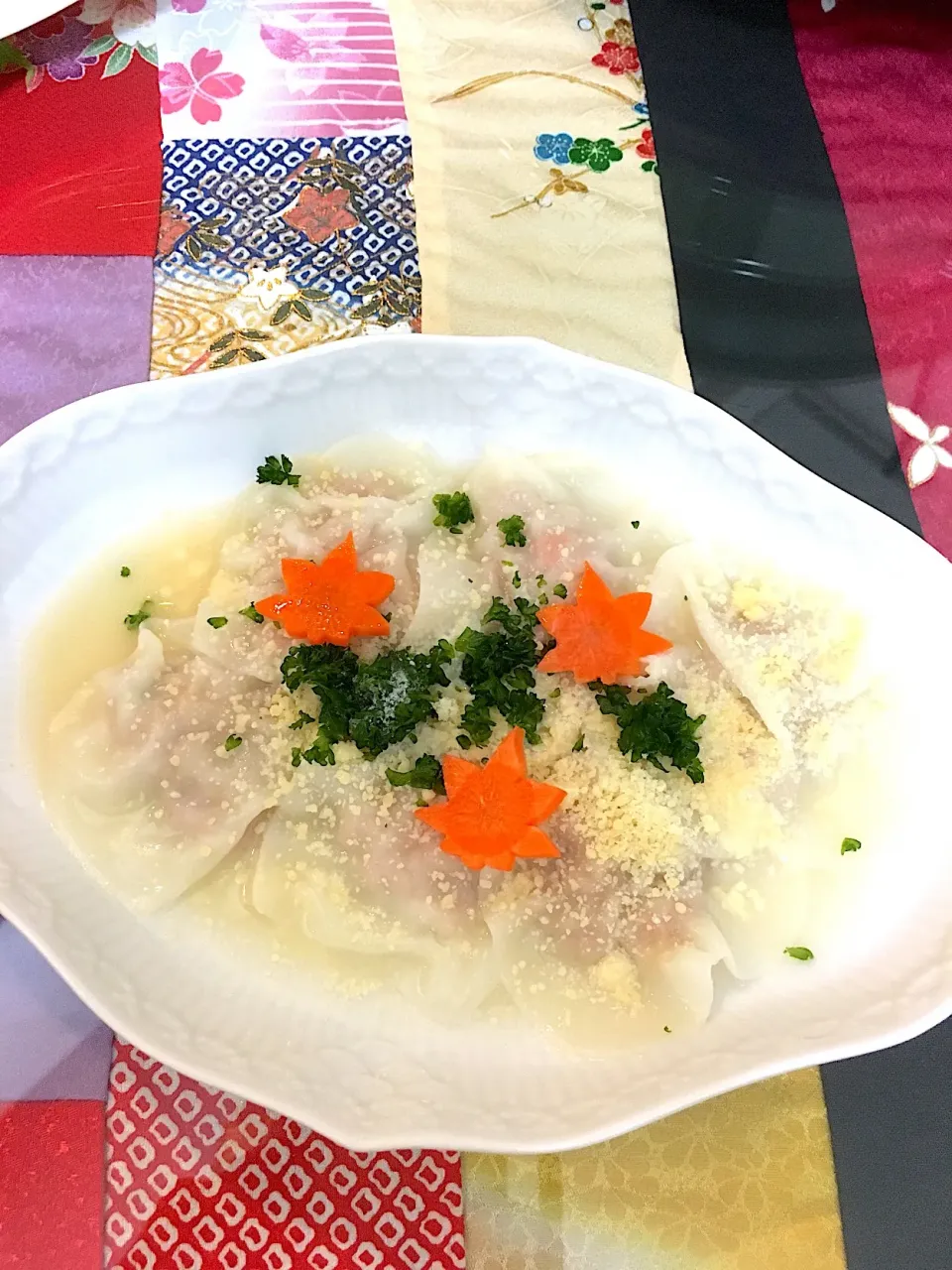 Snapdishの料理写真:〆は餃子のラビオリ風
濃厚白湯鳥鍋つゆ|プクママさん