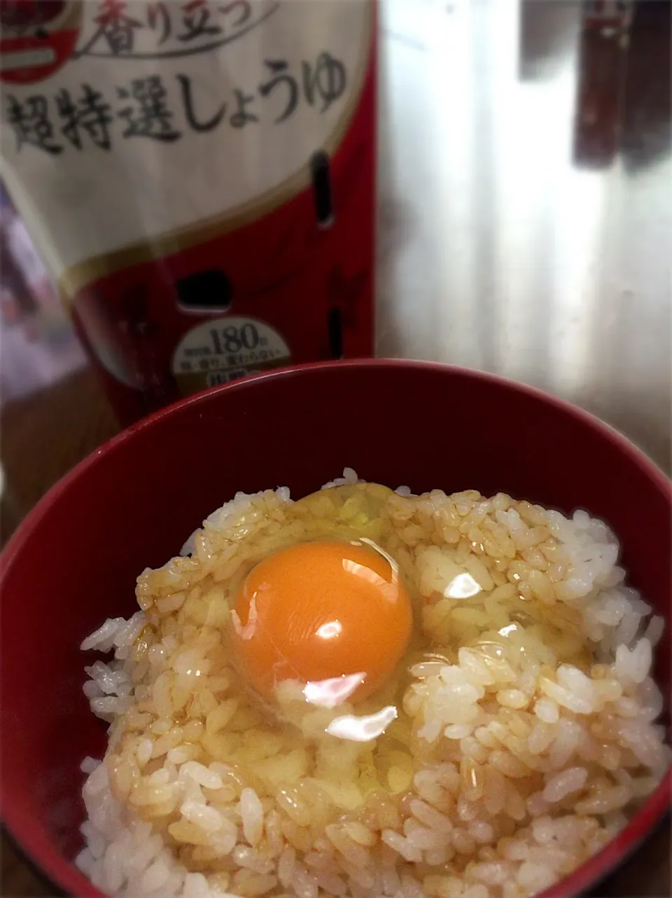 醤油ご飯に玉子をぽとり🥚✨|Yuuki🍷🍶🍻さん