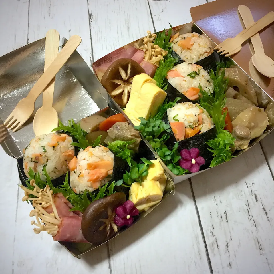 鮭おむすび弁当🍙|サリーさん