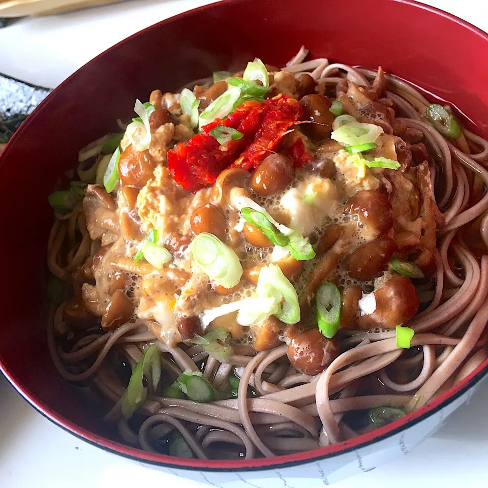 もっさんさんの料理 とぅるん♪なめこ 本日はお蕎麦にのせて飲みました😋|佐野未起さん