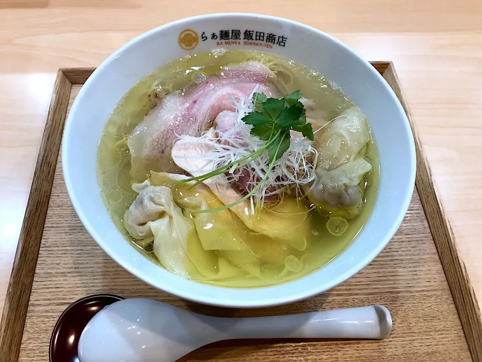 わんたん入り塩チャーシュー麺|hirotomoさん