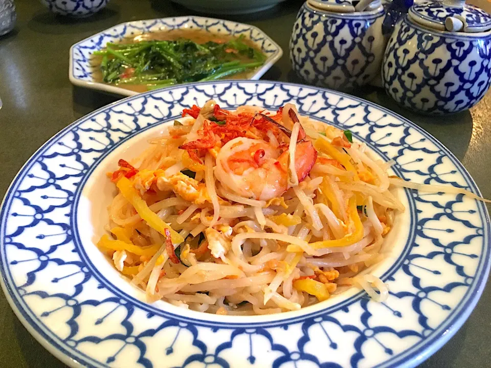 Snapdishの料理写真:Pad Thai 🍜🇹🇭🐘|leeさん