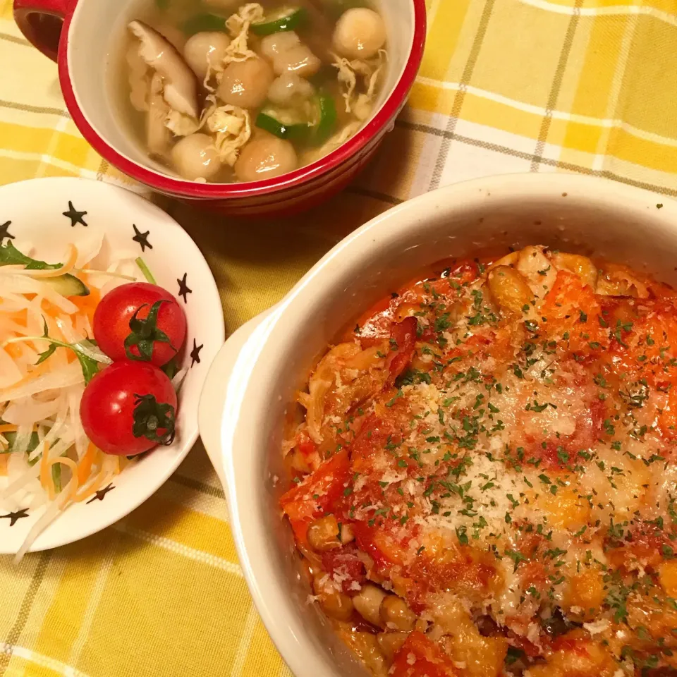 鶏肉のカスレ風♡サラダ♡麩のお吸い物♡|まゆかさん