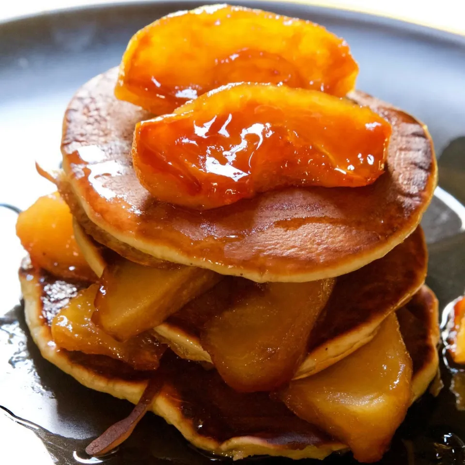 Caramelized Apple and Maple Syrup Pancakes !!!!!!.|PHILIPPEさん