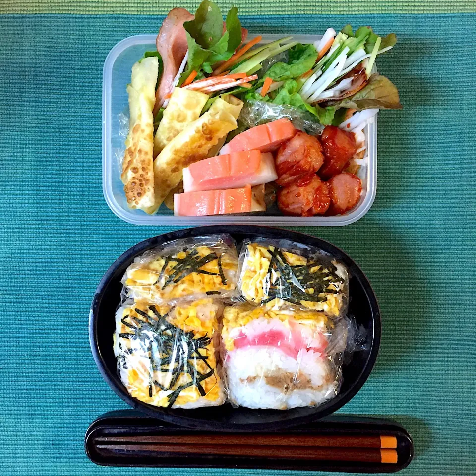 今日のお仕事お弁当🍱
押し寿司、シーチキン、紅生姜、錦糸卵（錦糸になってませんが💦）|RU.Farmさん