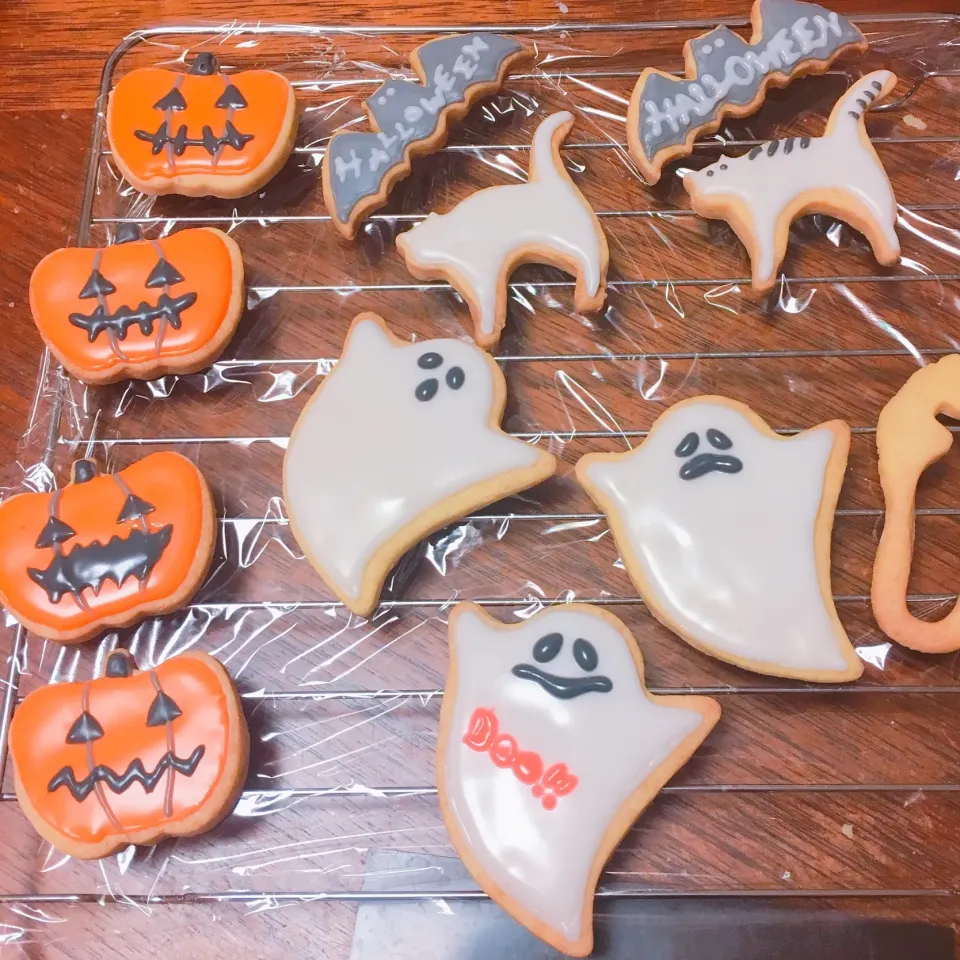 Snapdishの料理写真:Halloween Cookies 🎃👻
 #halloween  #icingcookies|sayaさん