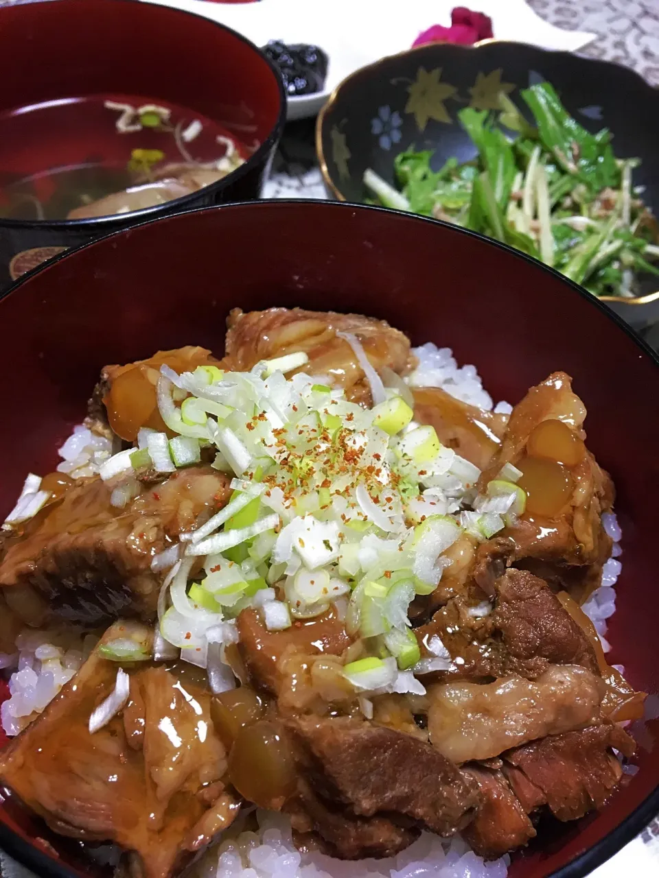 圧力鍋で豚軟骨丼|ヨシヨシさん