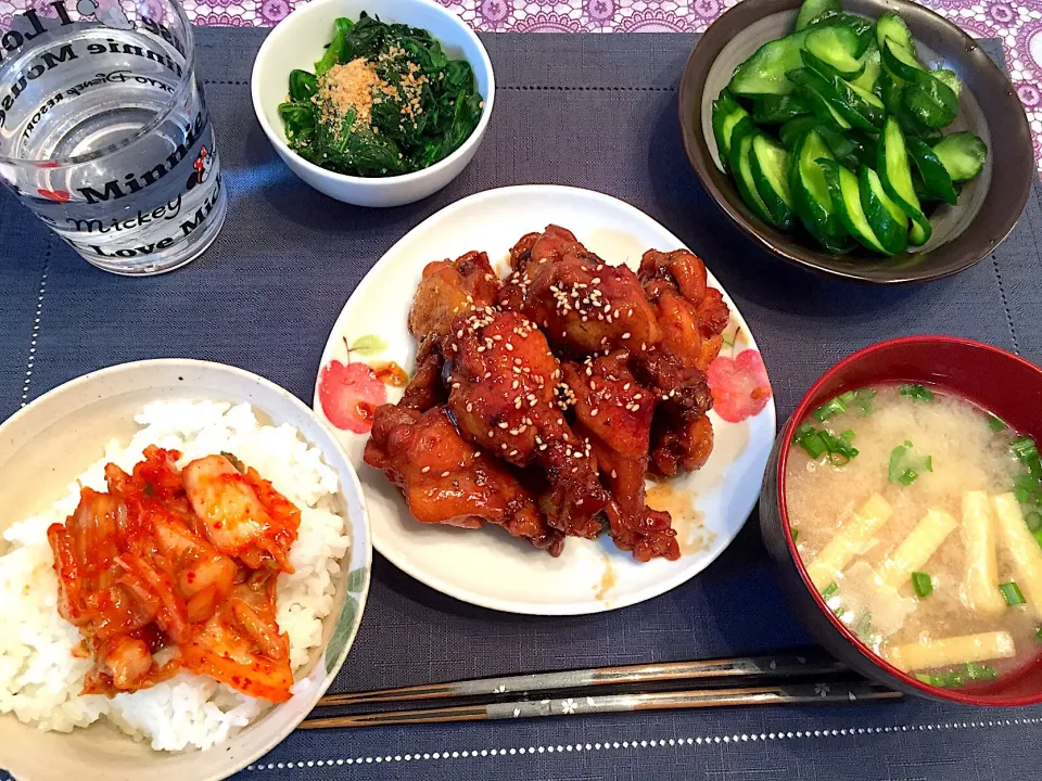 手羽元さっぱり煮、きゅうりの浅漬け、味噌汁、ほうれん草の胡麻和え|Kasumiさん