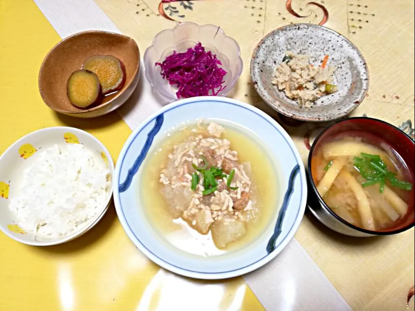 晩ごはん
 - 冬瓜とミンチ、海老の煮物
 - さつまいも甘煮
 - 紫キャベツのマリネ
 - おから
 - 大根キャベツ人参薄あげお味噌汁|korinoさん