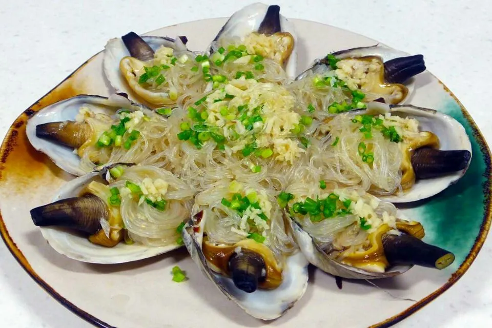 Snapdishの料理写真:steamed soft shell clams|steven z.y.さん