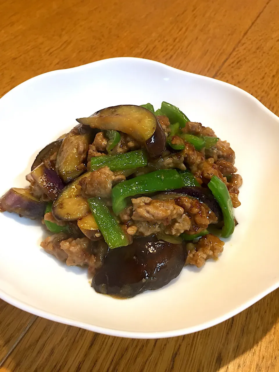 茄子とピーマンの肉味噌炒め|まつださんさん