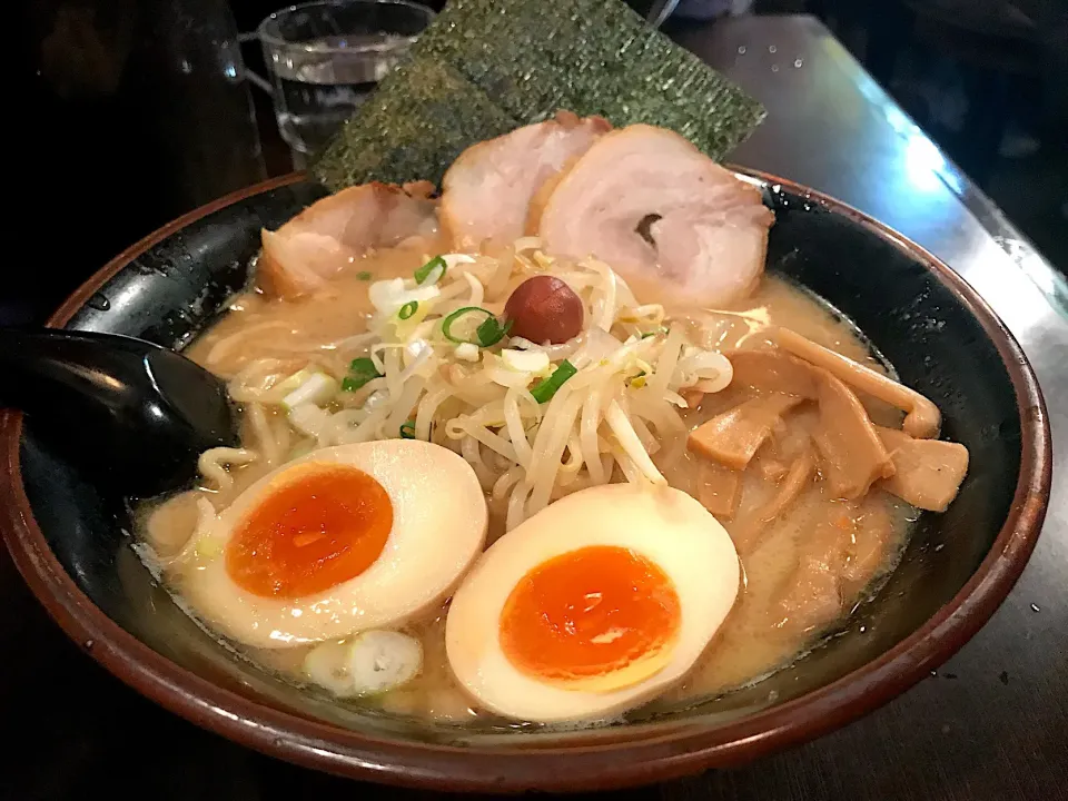 豚骨醤油らーめん🍜|女神さん