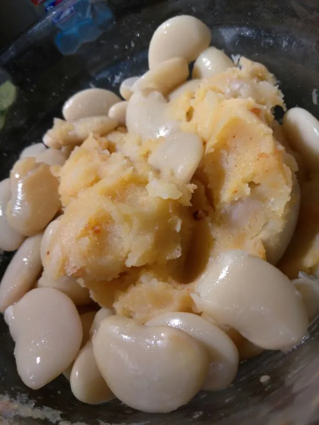 spicy mashed potatoes and butter beans.|Polly Gelfusoさん