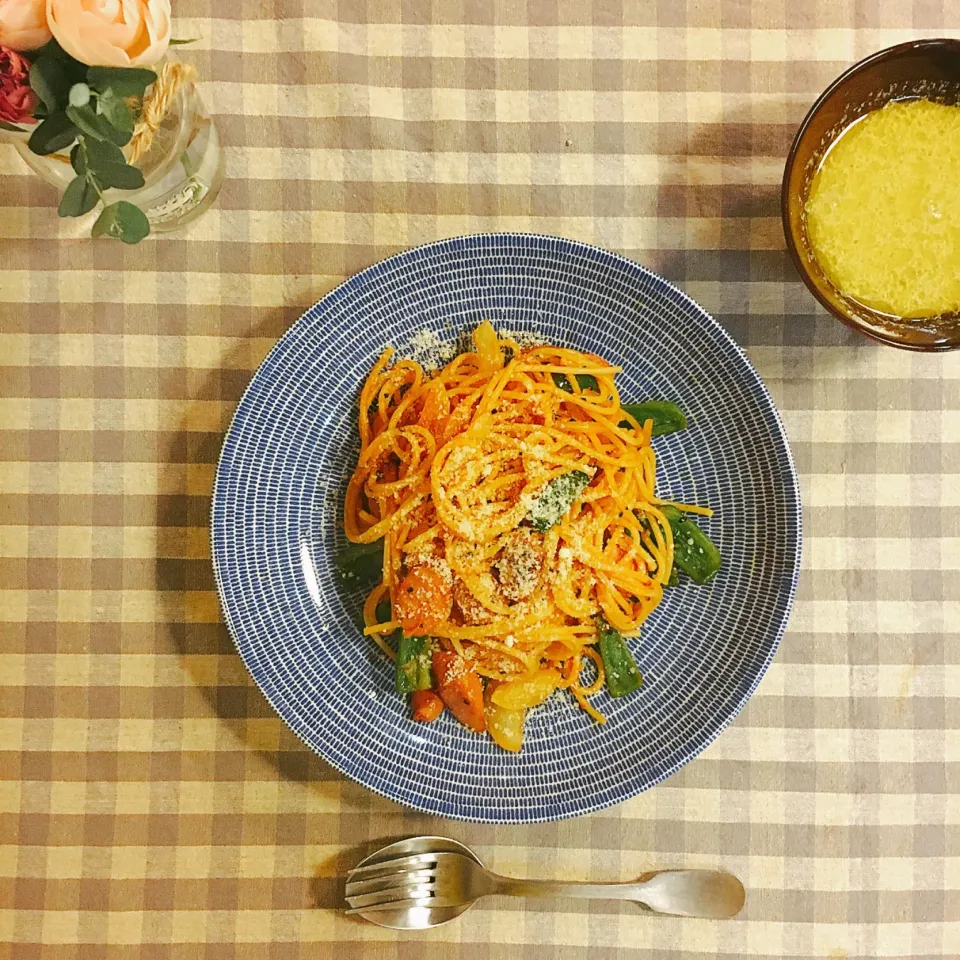 お昼ごはん。ナポリタンとグリーンカレーのスープ。|yukko7740さん