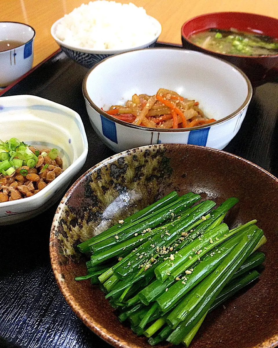 無限ネギサラダ！メインの切り干し大根、納豆、味噌汁、粗食ズボラ定食|ガク魁‼︎男飯さん