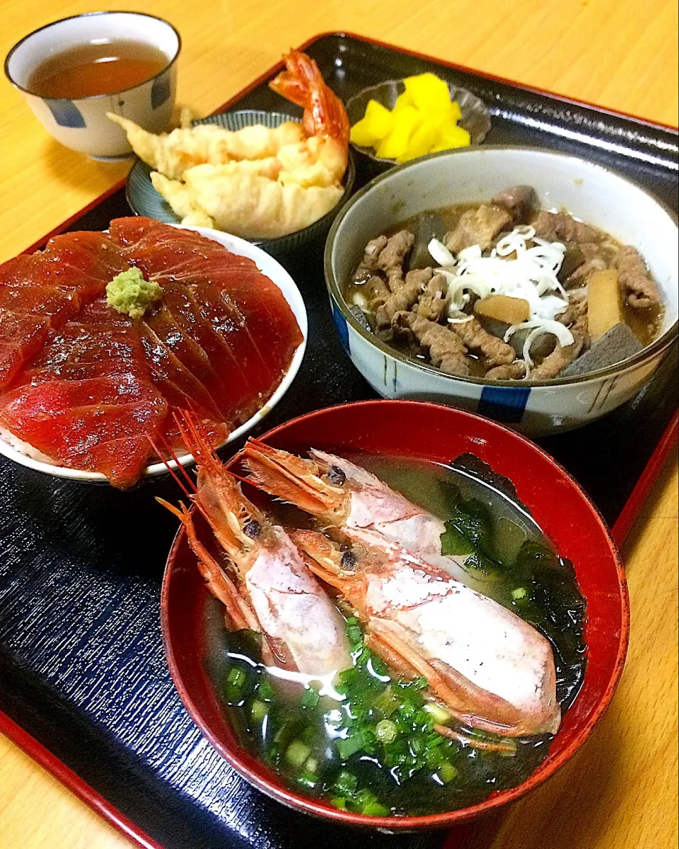 ヅケ丼！もつ煮！エビ天！の、リメイクガク魁‼︎定食っ！🍤🐖🐟🍵|ガク魁‼︎男飯さん