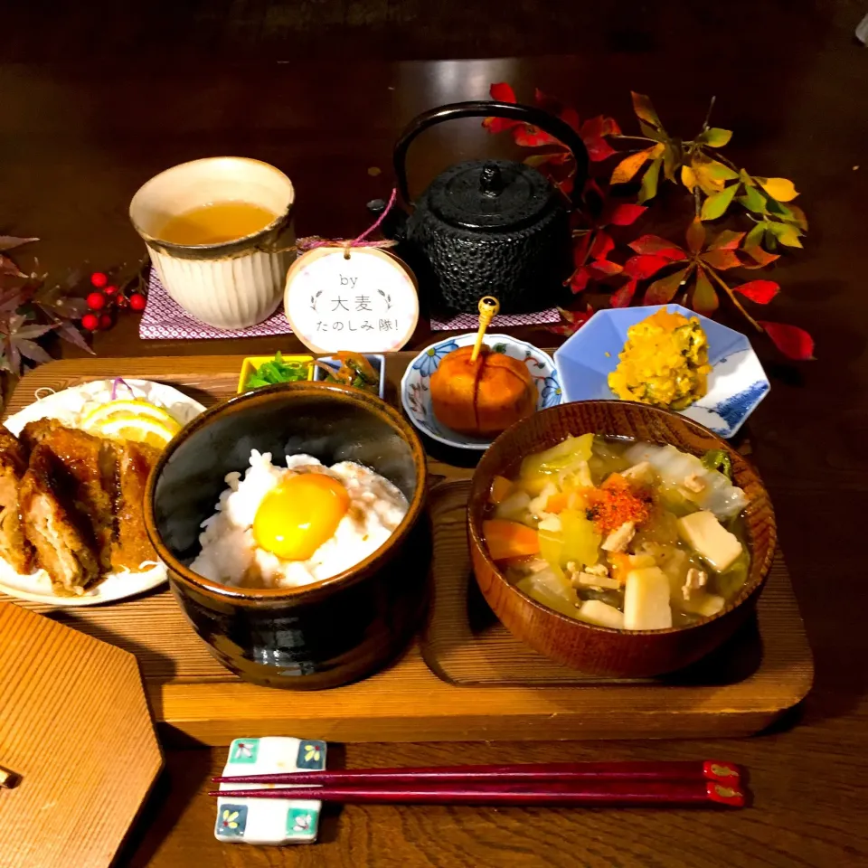 とろろご飯🍚

けんちん汁

豚こまのミルフィーユカツ|mamaさん