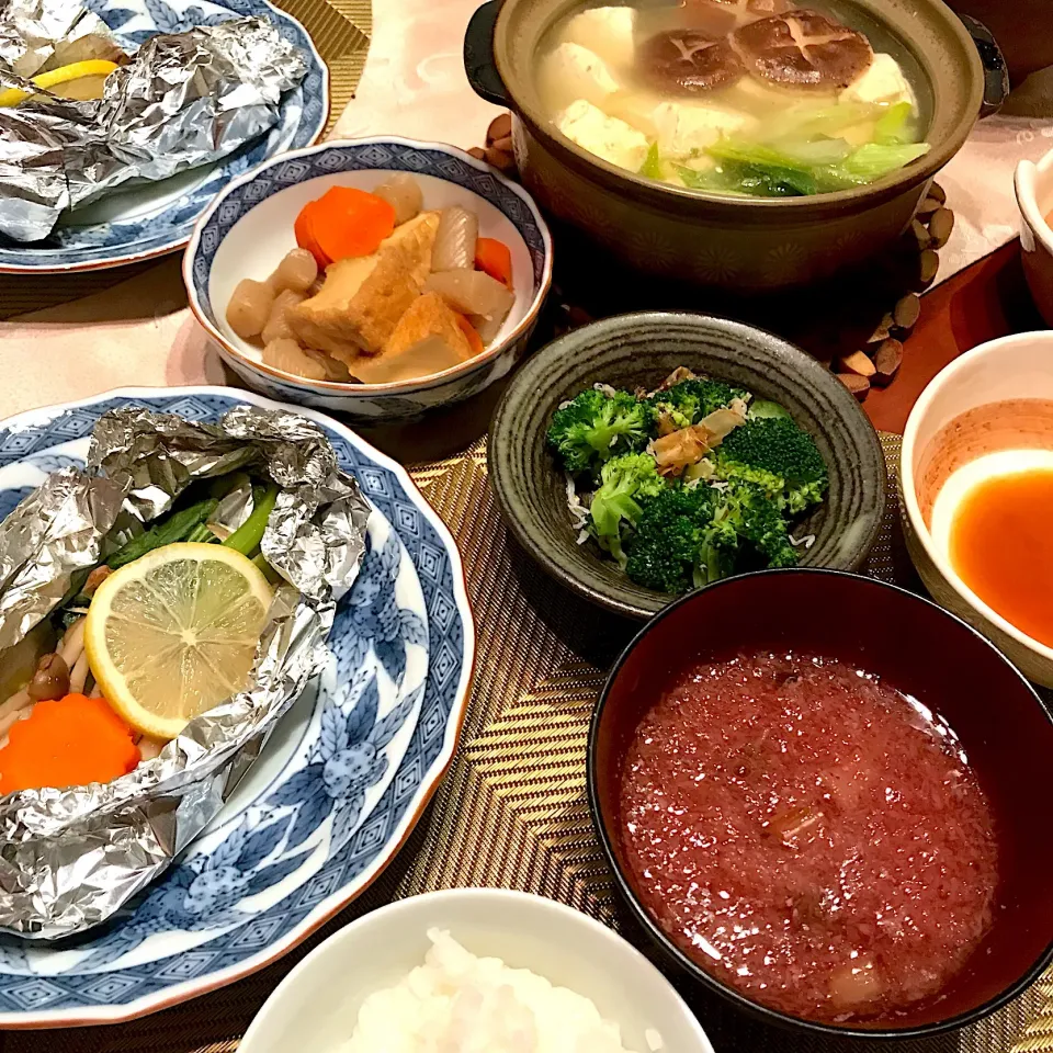 今日の晩御飯
和食でほっこり
赤かぶのすり流しや湯豆腐で
体の芯から温まりました😊|mokoさん