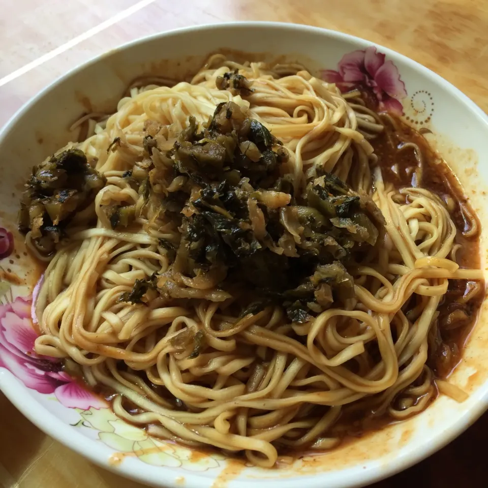 Noodles with preserved vegetables and peanut sauce|Darren Loさん