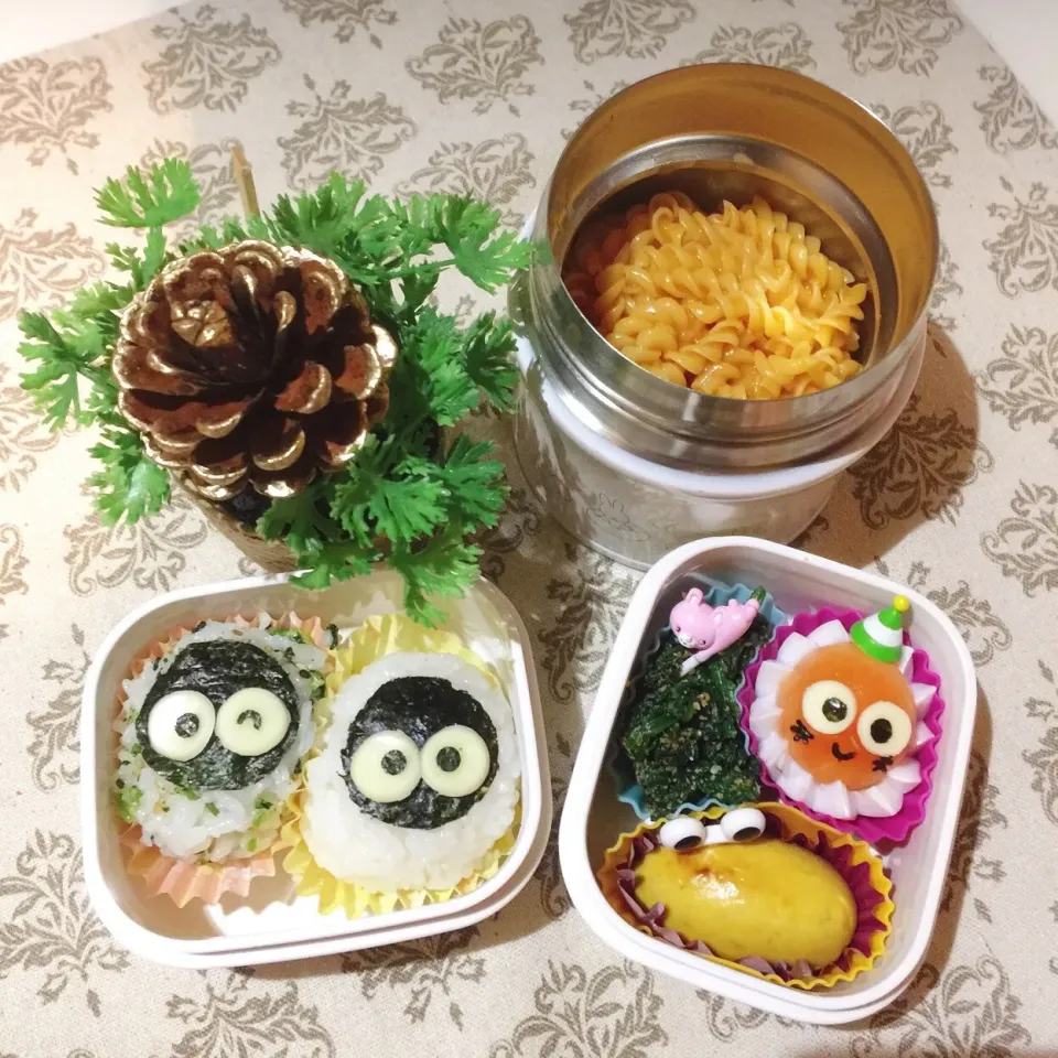 11/15❤︎娘の蟹のトマトソースパスタ&おにぎり弁当❤︎
#お弁当 #お昼ごはん #娘弁当 #パスタランチ #真っ黒くろすけ|Makinsさん