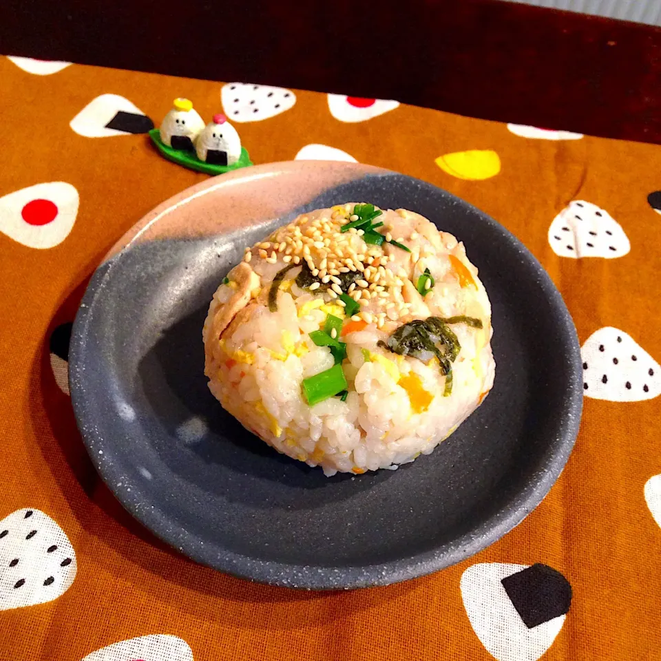 Snapdishの料理写真:おにぎりアクション最終日おにぎり🍙|naonaomimichanさん