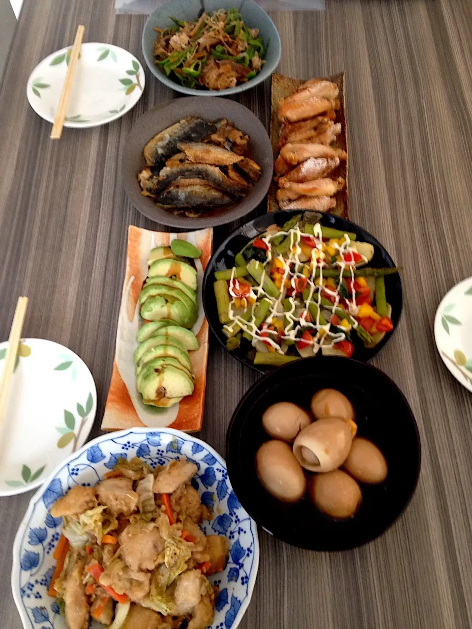 Snapdishの料理写真:今日は義母さんの #誕生日 会。3人で丁度良い感じの料理の量でした。
#チャプチェ #煮卵 #鶏胸肉 の辛味噌焼き #アボカド #じゃがいも のカナッペサラダ #フライドチキン|はなかっぱともみさん