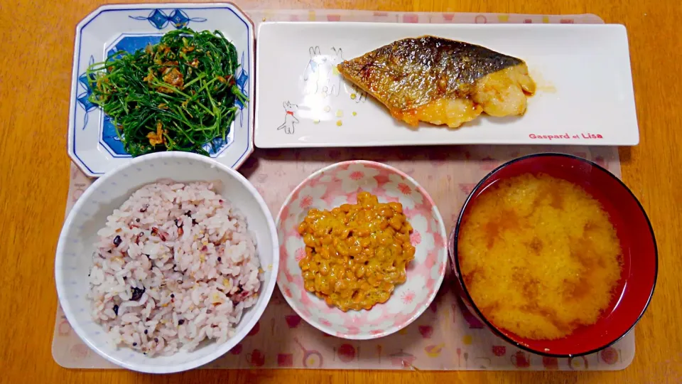 １０月１８日　鰆の蒲焼き　おかひじきのサラダ　納豆　お味噌汁|いもこ。さん