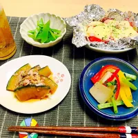 Snapdishの料理写真:ちょい飲みセット(๑◕ˇڡˇ◕๑)
#ビール
#カボチャ
#揚げ浸し
#蕪
#パプリカ
#豆
#プチトマト
#とろけるチーズ|kazukazuさん