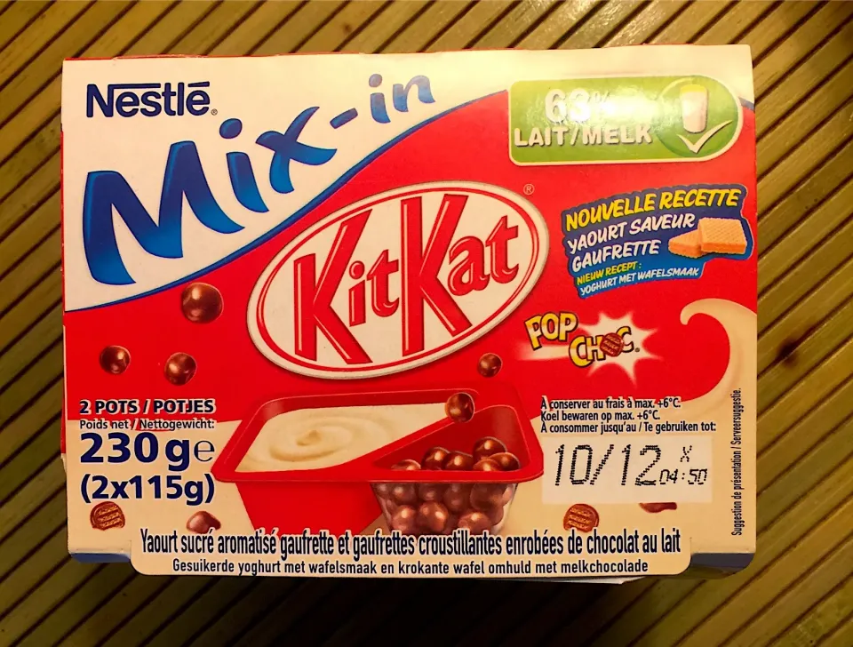 Yoghurt with KitKat|Generaalさん