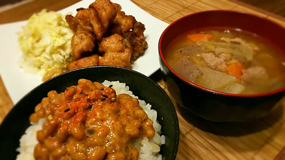 唐揚げ、豚汁、納豆🍚～
の晩ごはん✨|kaz(*･ω･)さん