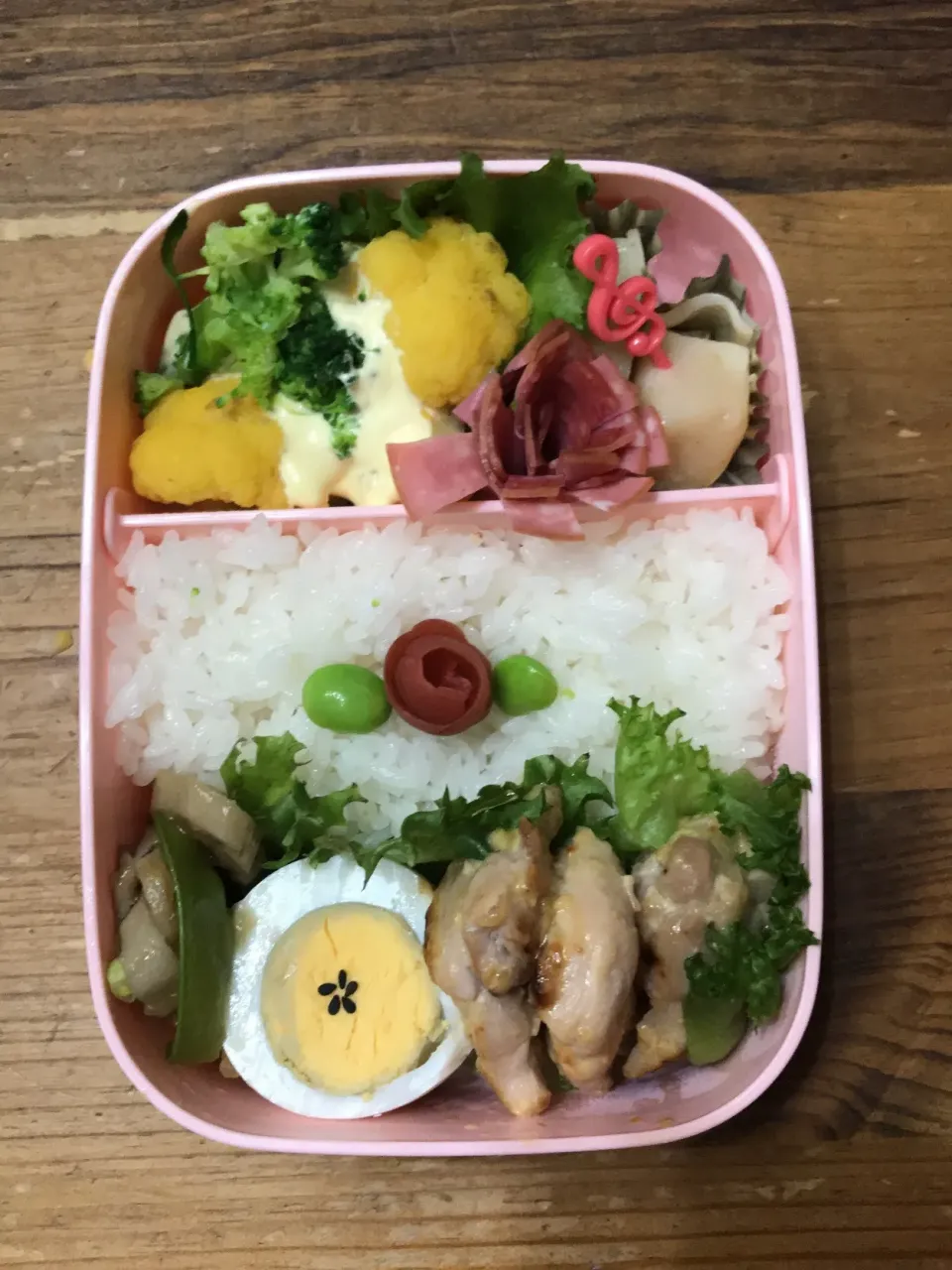 Snapdishの料理写真:鳥マヨ焼き、オレンジカリフラワーとブロッコリーの、ホットサラダ、ゆで卵|Lindaさん