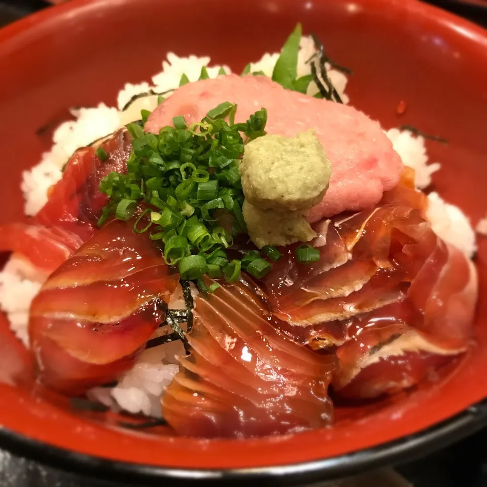 ねぎとろ鉄火丼|大石さん