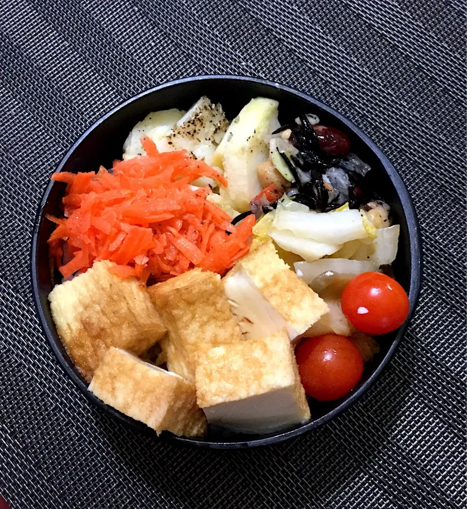 Snapdishの料理写真:厚揚、白菜、搾菜、人参、じゃがいも、ミニトマト 豆サラダ #lunch  #vegan  #bento|aiさん