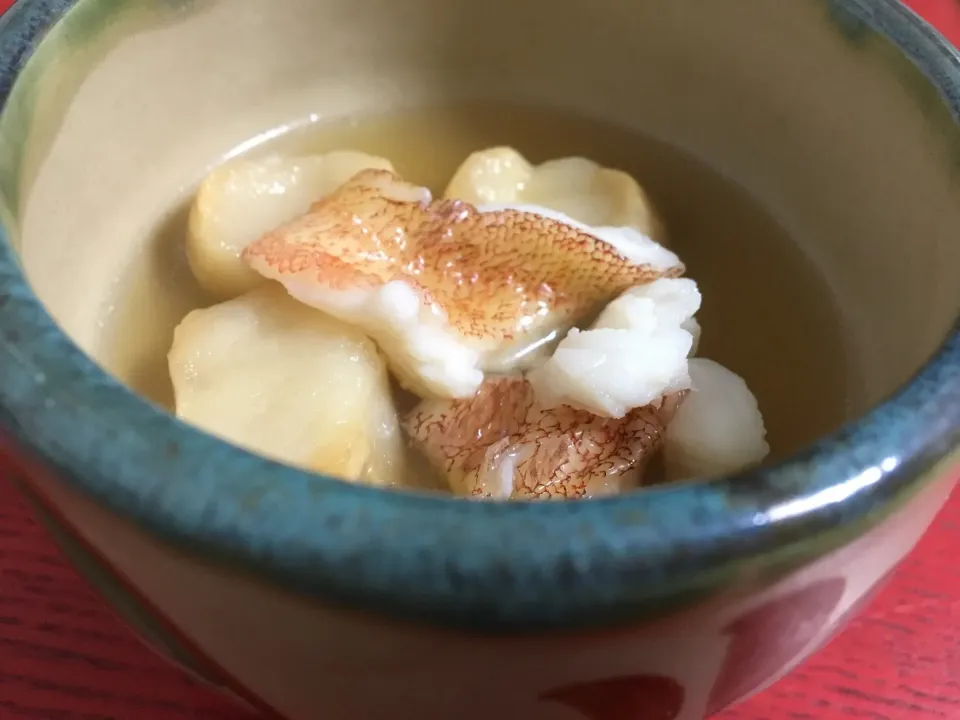 赤ジンミーバイとお麩のお吸物|まる丸 kichenさん