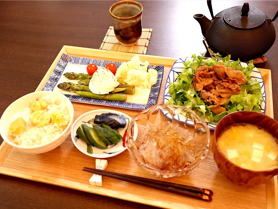 ところてん
ぬか漬け
栗ご飯
アスパラガスの温玉乗せ（鎌田のだし醤油で）
焼肉
味噌汁|NAKATAさん