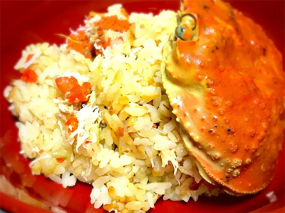 Snapdishの料理写真:香箱蟹の炊き込みご飯🦀|ちまさん